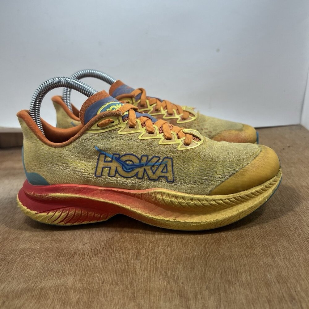 Hoka One One Mach 6 Youth Size 4.5 Orange Running Shoes